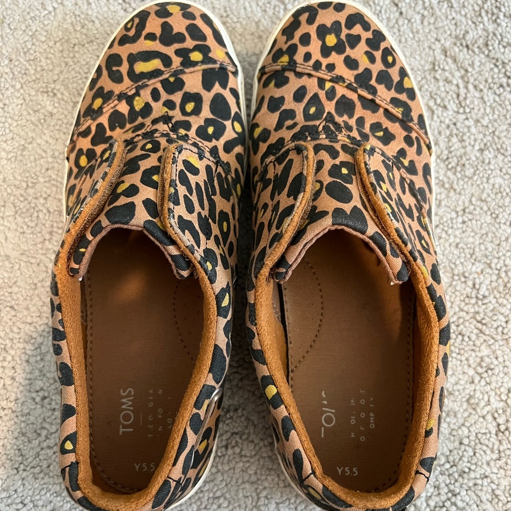 Tom’s Cheetah Print sneakers - Youth size 5.5